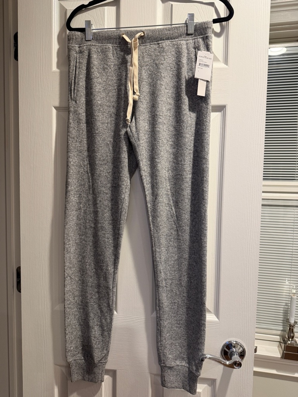 Women’s Theo & Spence Gray Knit Drawstring Jogger Pants NWT